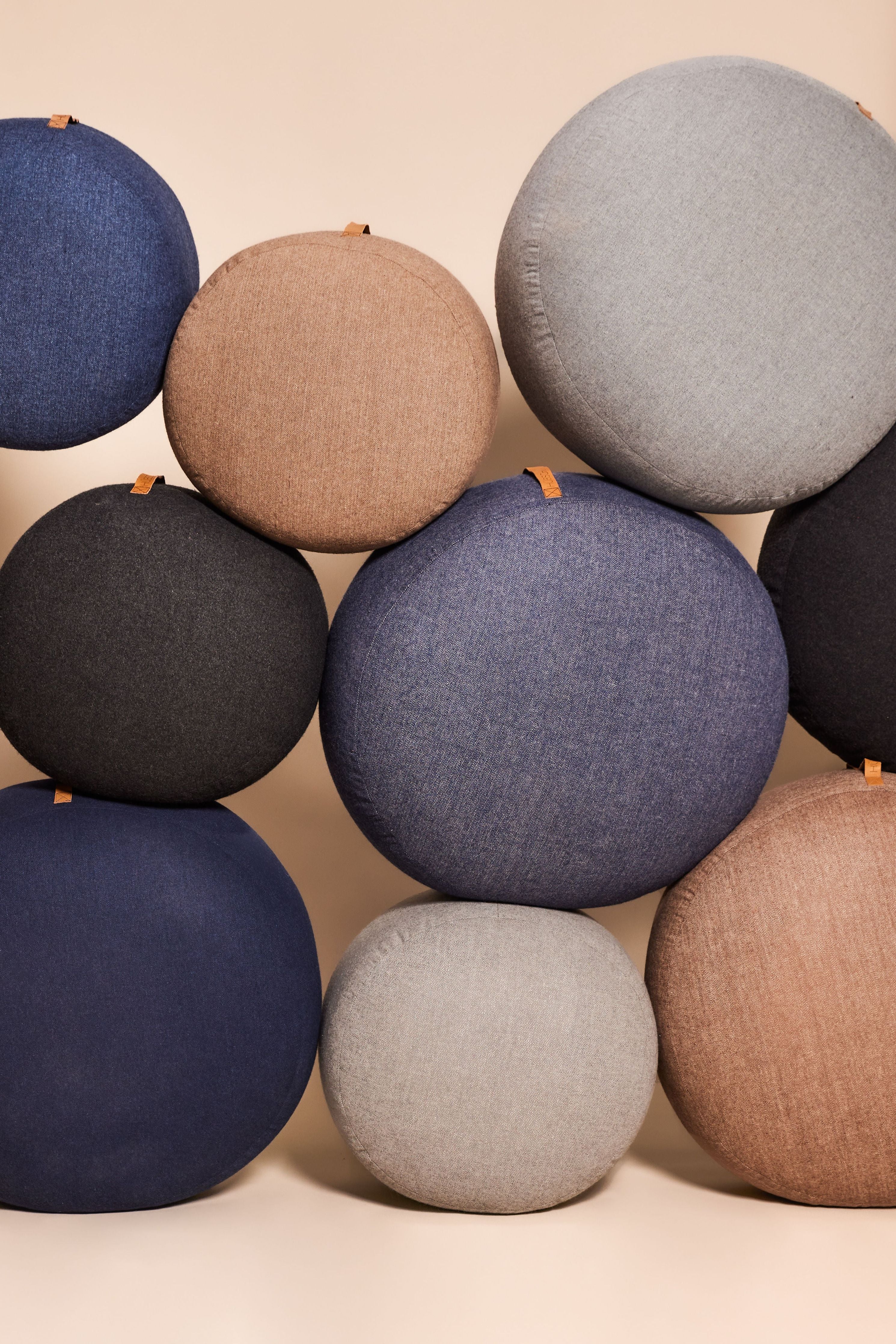 Mochi Pouf Ø70 Grau