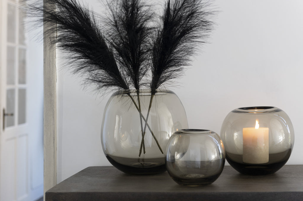 Norma Vase aus grauem Glas – mittlere Größe